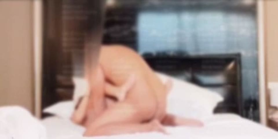 ภาพตัวอย่าง โอนลี่แฟนส์ เนตไอดอล เสียบหีได้ครึ่งท่อนล่อซะเจ็บไม่ไหวร้องลั่นจนครางไม่หยุด